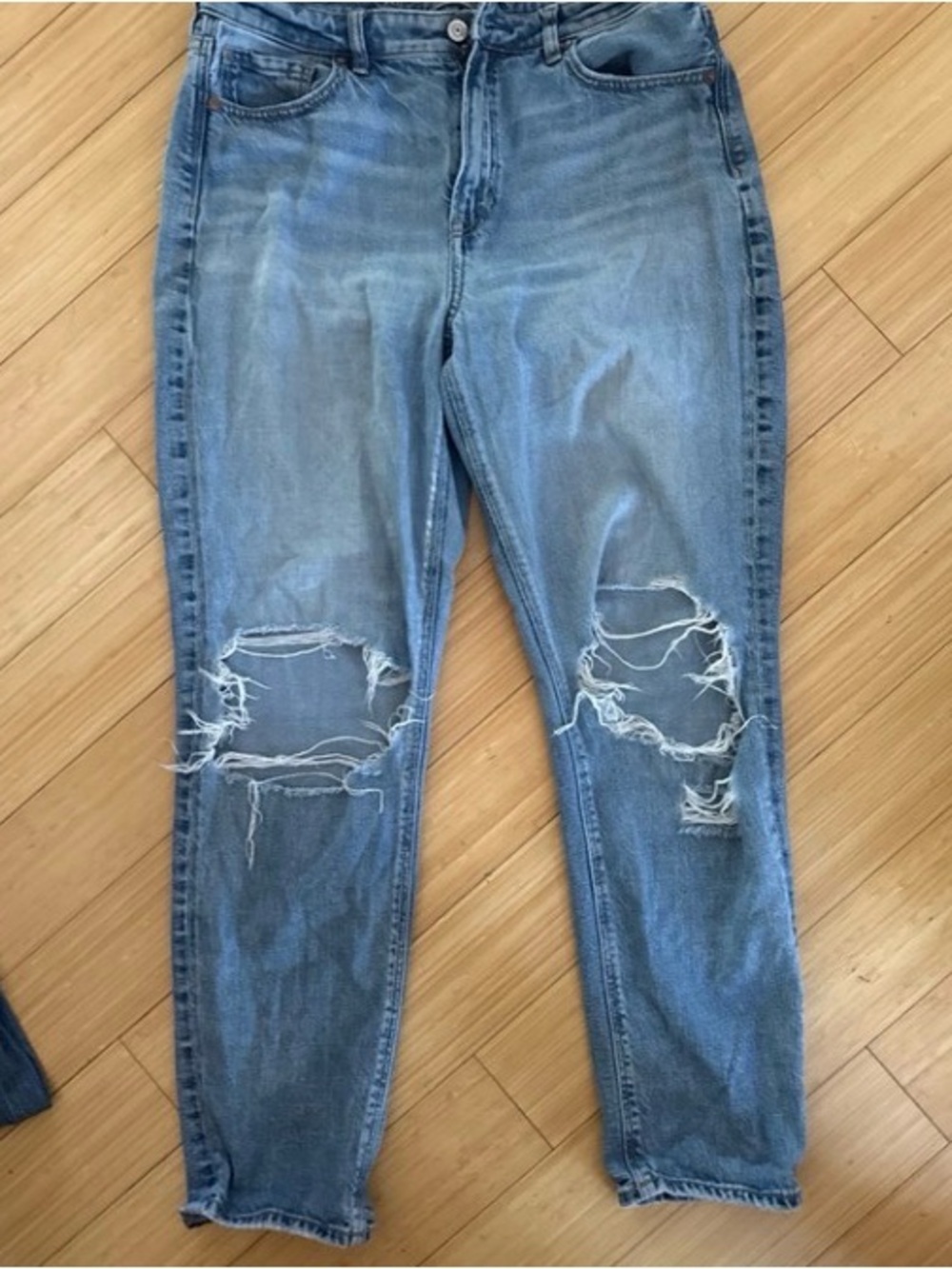 American Eagle Outfitters Light Blue Boyfriend Jeans with Knee Rips